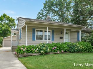1036 32nd St SW, Wyoming, MI 49509