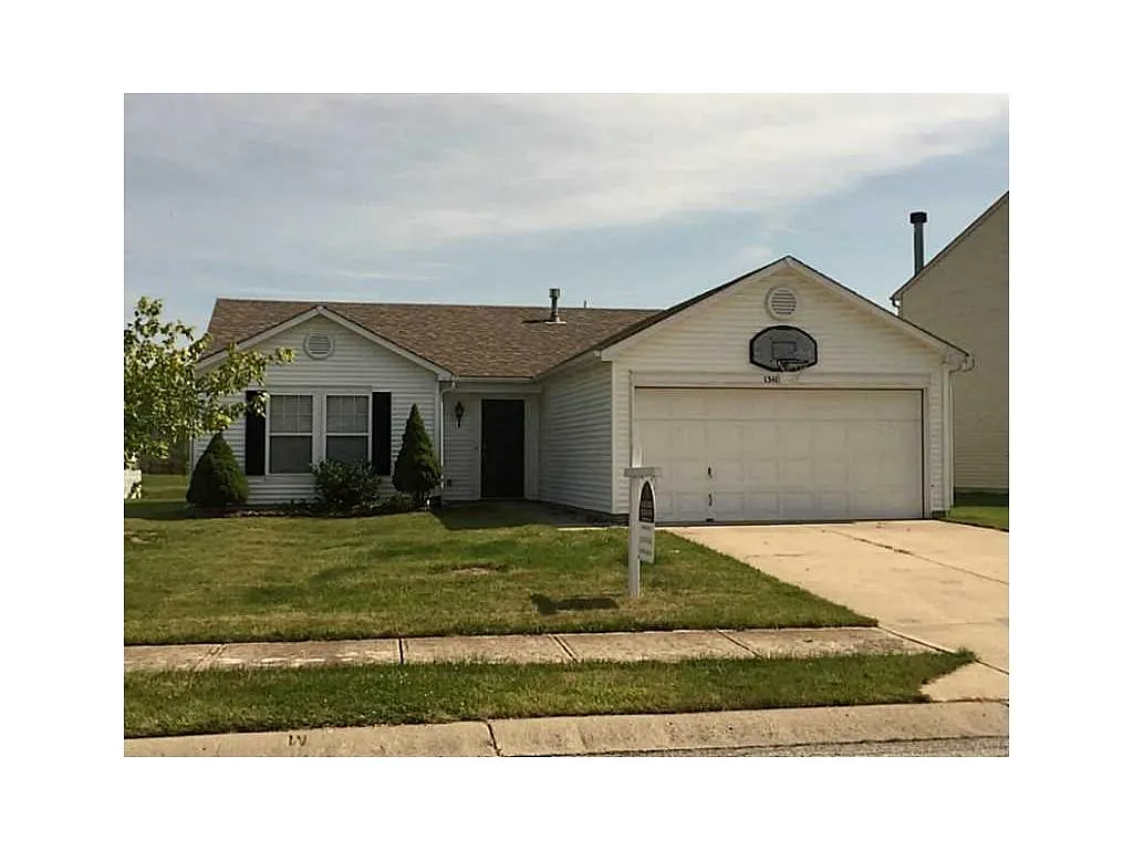 1341 Lavender Dr photo 1