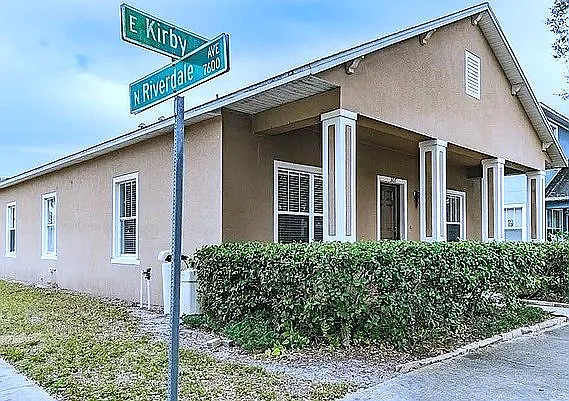 4 bed, 1408 sqft, $2,350 — Photo 2