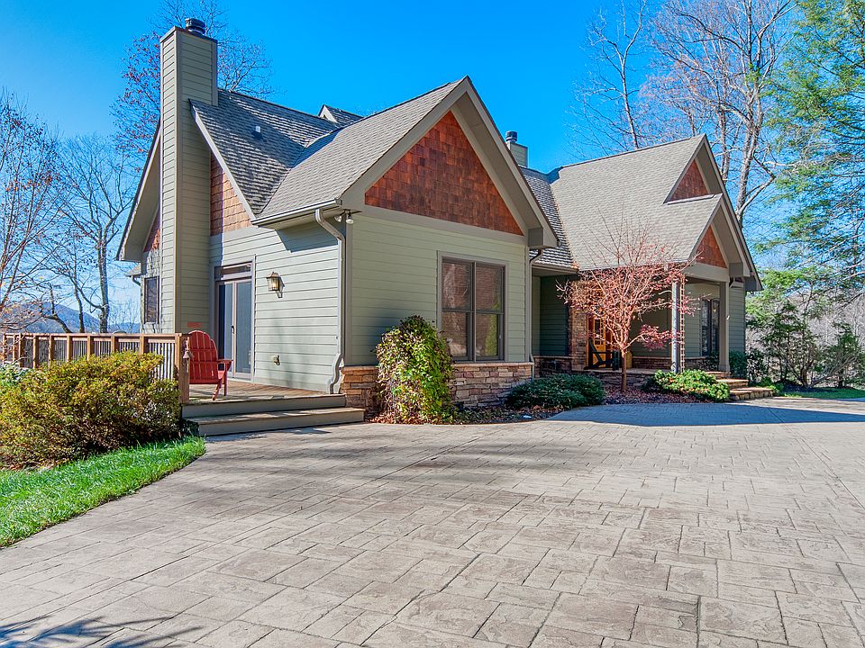1st image of 100 Lilian Laurel Ln