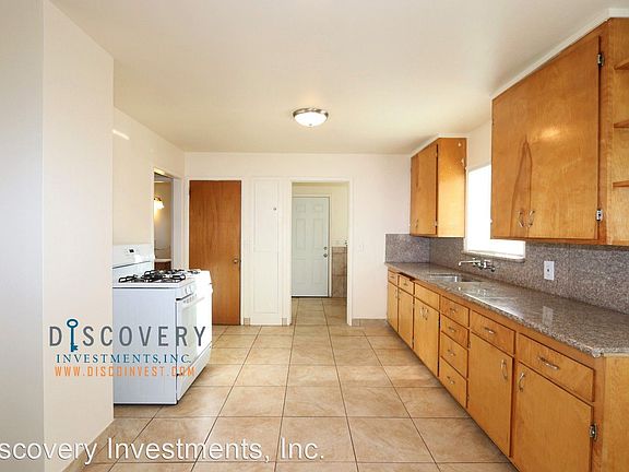 5th image of 21053 Montgomery Ave #21055