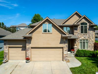 10208 Edna St, La Vista, NE, 68128