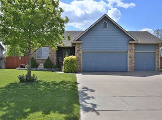 611 Chatta St, Haysville, KS 67060