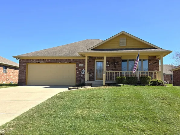 205 Locust Ln, Mooresville, IN 46158