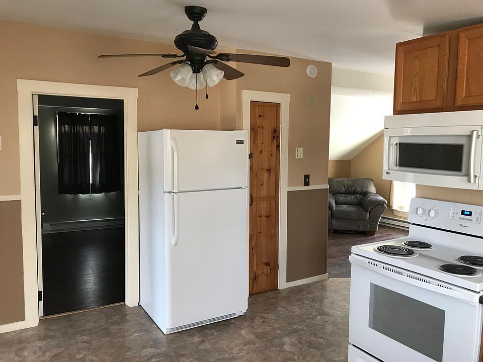 Eat in kitchen