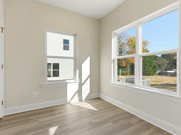 5th image of 230 1st St S