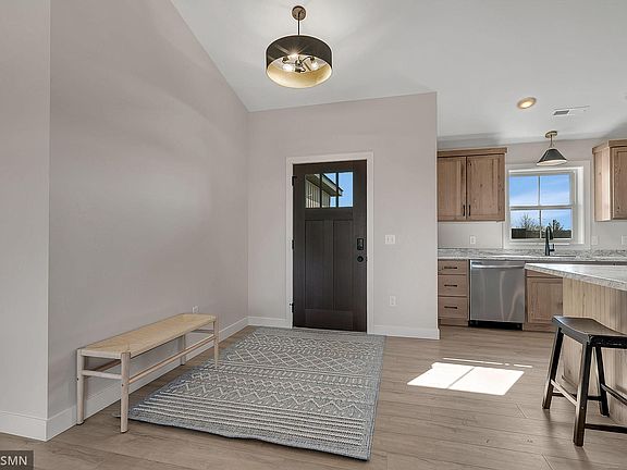 4th image of 833 3rd Avenue Ct SW