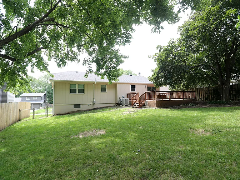 6734 S 73rd Ave — Photo 50
