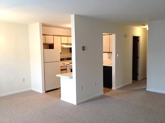 Kitchen & Living Areas