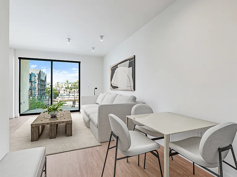 Venue Residences — Photo 89