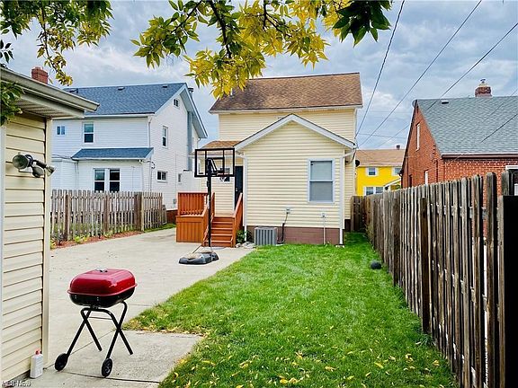 3rd image of 11004 Saint Mark Ave