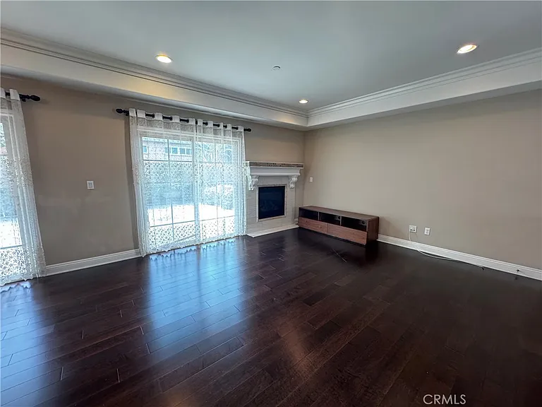 330 S Alhambra Ave — Photo 3