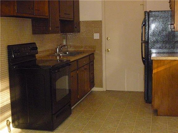 4th image of 360 N 81st Ter