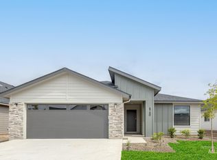 6740 W Plateau Creek Dr, Meridian, ID 83646