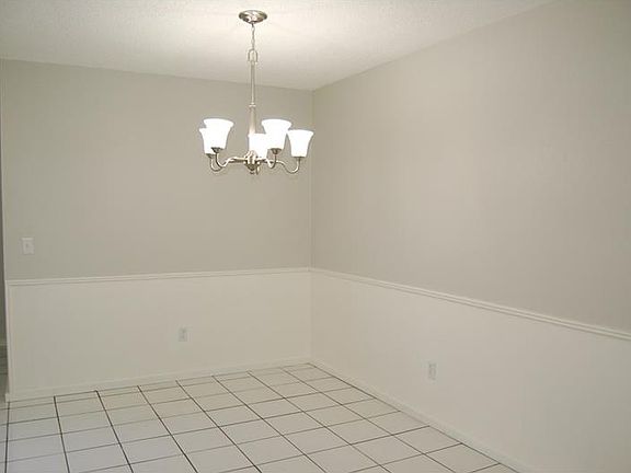4th image of 524 Sean Ct
