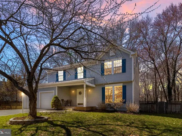 8302 Climbing Fern Ct, Bowie, MD 20715