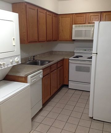 3rd image of 1130 Dunlop Ave APT 2D