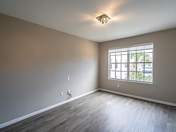 3rd image of 700 Euclid Ave APT 304