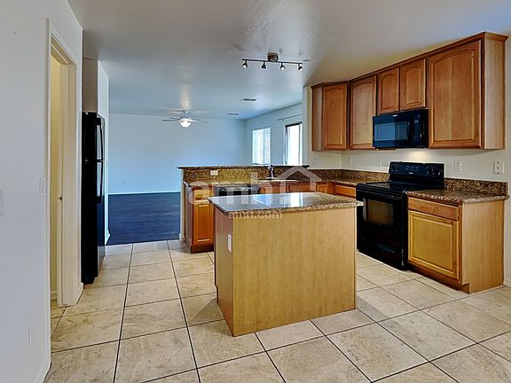 3rd image of 3318 W Sunland Ave