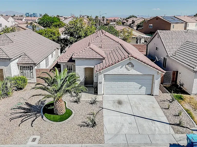 5554 Merriweather Dr — Photo 1