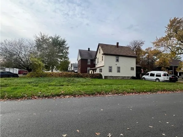 1767 Cudaback Ave #22, Niagara Falls, NY 14303