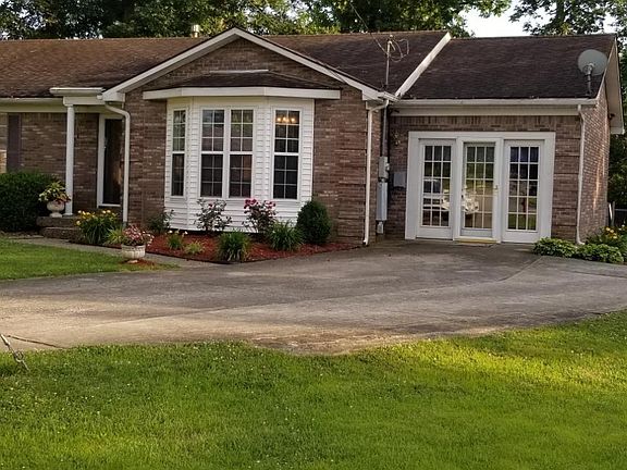 2nd image of 292 Emma Ct