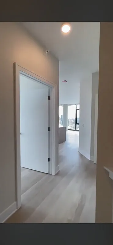 2 bed, 2.0 bath, 980 sqft, $4,090 — Photo 2