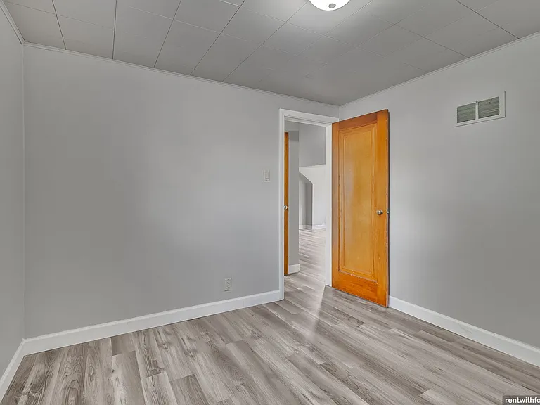 524 Harrison St — Photo 8