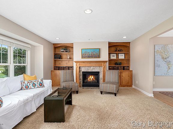 4th image of 5321 Applewood Dr SW
