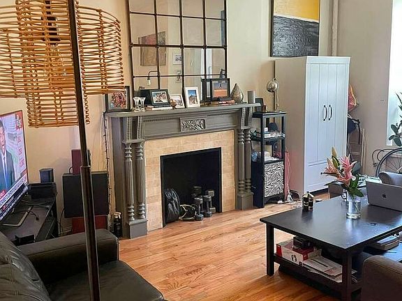 5th image of 139 W 80th St APT 2B