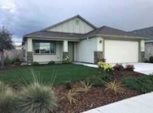 1955 Idlewood Cir, Hanford, CA 93230