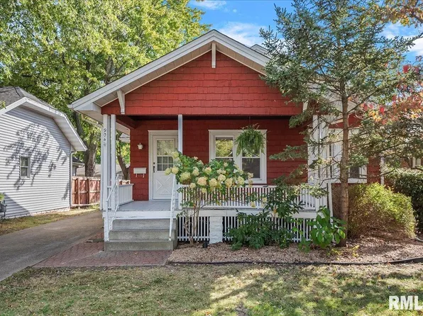 904 W Vine St, Taylorville, IL 62568