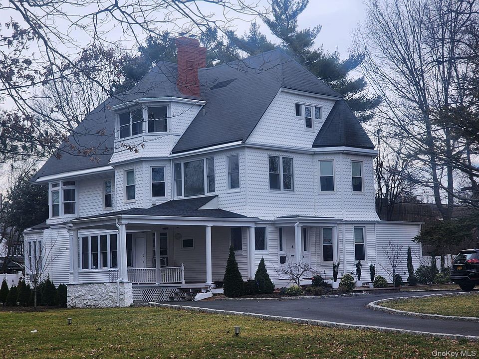 1st image of 129 Hilton Avenue