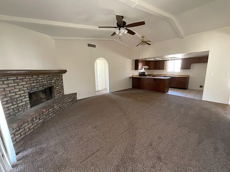 341 Anna Cir — Photo 3