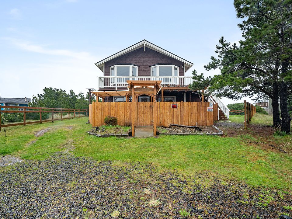 1st image of 941 Starfish Ct SW