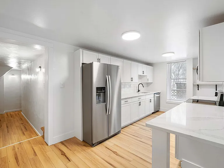 796 Hazelwood Avenue — Photo 6