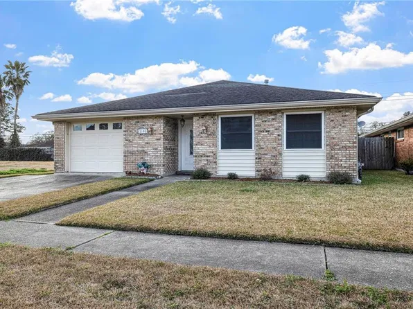 2108 Charles Dr, Chalmette, LA 70043