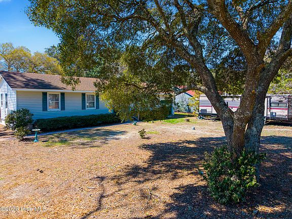 3rd image of 139 Stuart Avenue