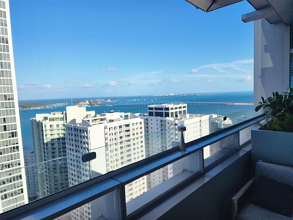 3rd image of 1395 Brickell Avenue #2914