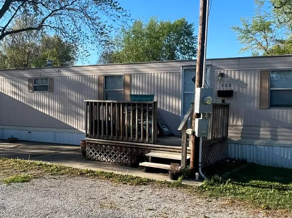 521 S Emmett St, Virden, IL 62690