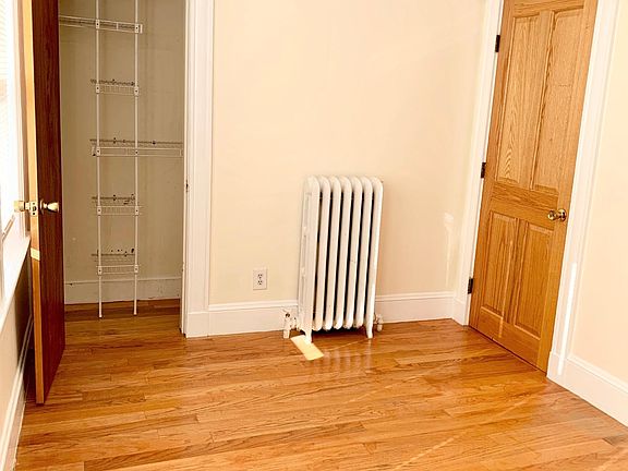 3rd image of 165 Marlboro St #2