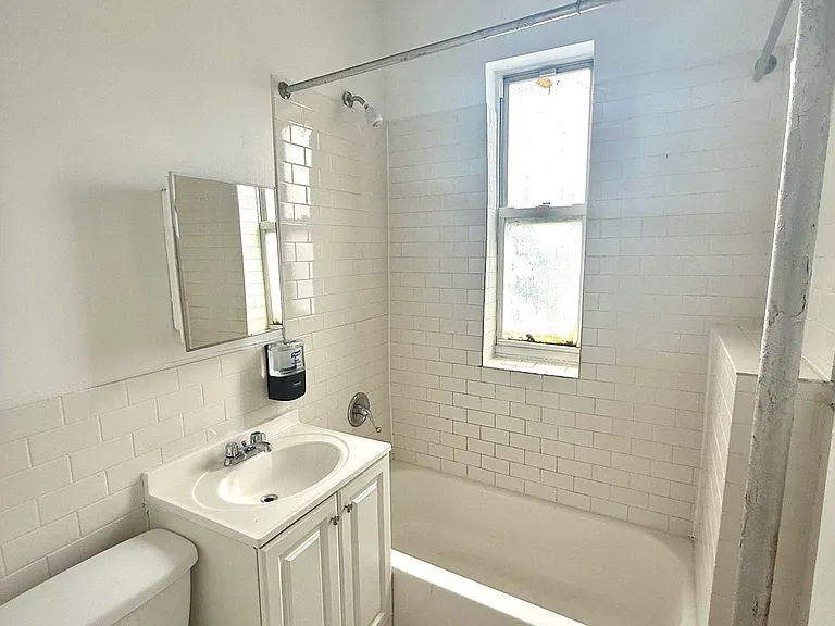 3067 Decatur Ave #E2 — Photo 12