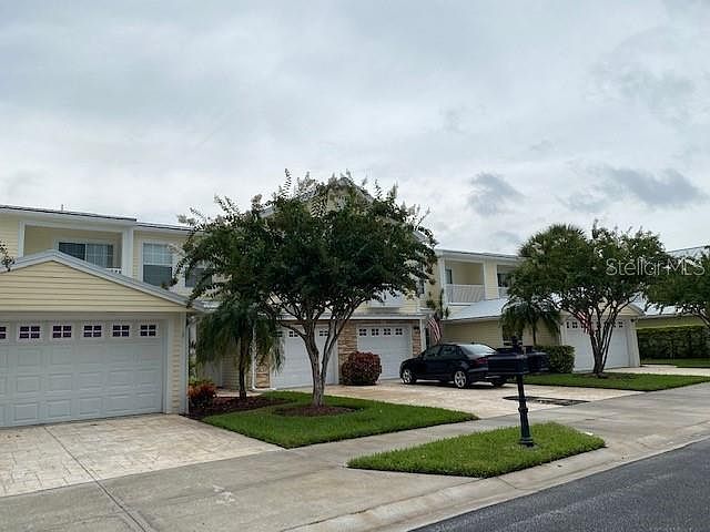 1st image of 920 Woodbridge Ct