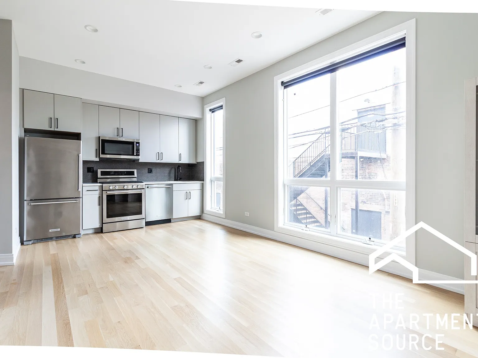 Studio, $1,995 — Photo 2