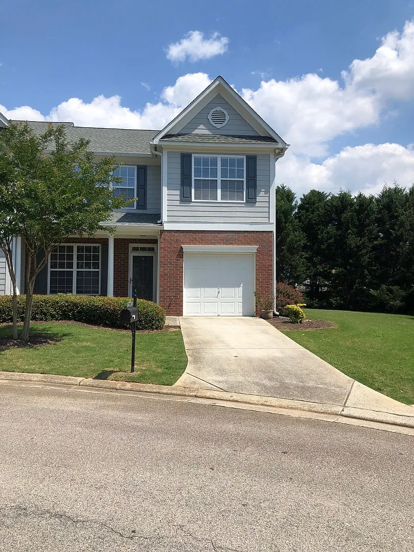 3 bed/ 3 bath Townhouse — Photo 1