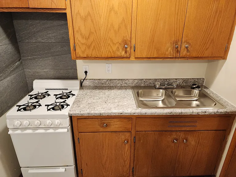 4707 University Ave NE — Photo 25