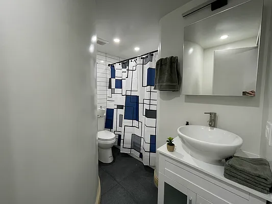 Rented by MOTION New York | media 17