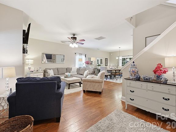 5th image of 16150 Spruell St