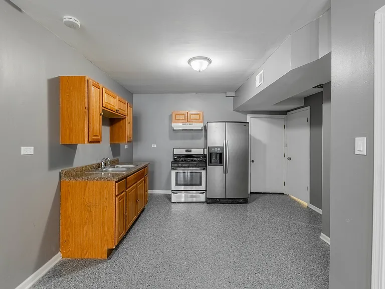 1038 N Harding Ave #2 — Photo 5