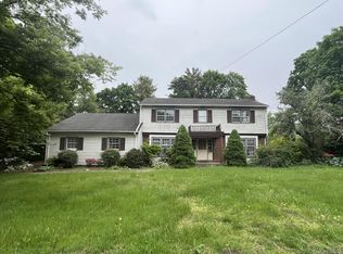 8 Bay Place, Huntington, NY 11743